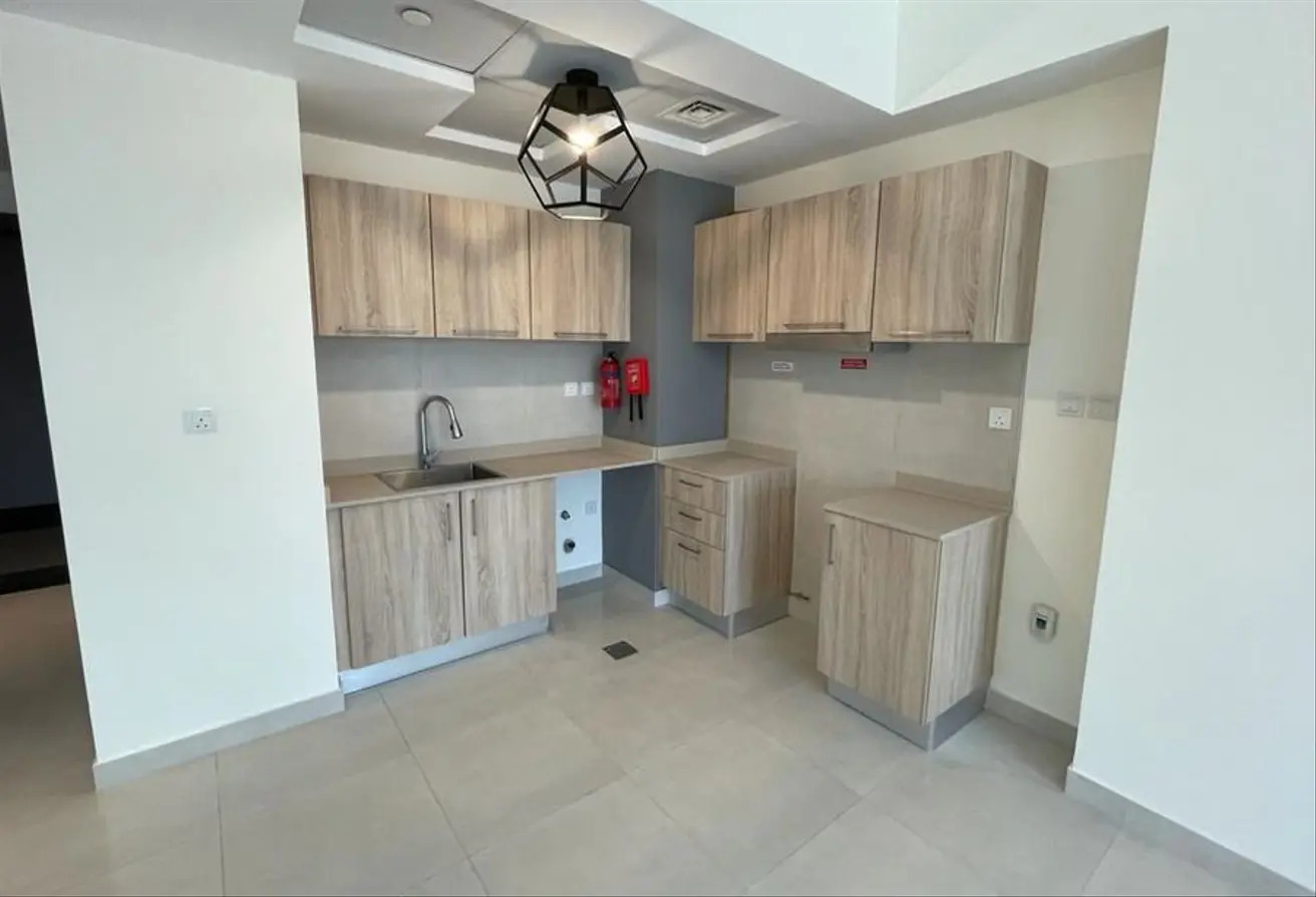 استودیو بیزنس بی B107 - تصویر 7